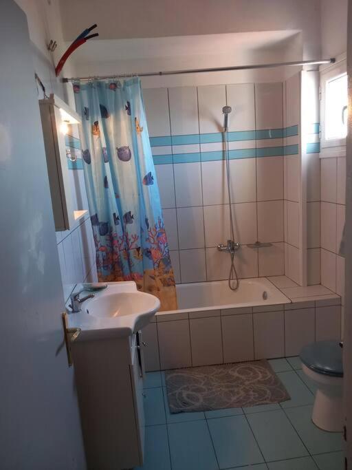 Stoupa Beachside Retro Apartment エクステリア 写真
